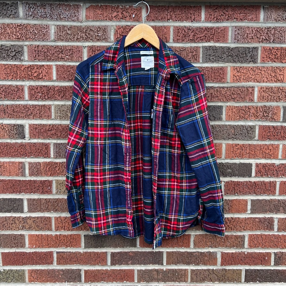 American Eagle Outfitters Red and Blue Plaid Button Down Shirt